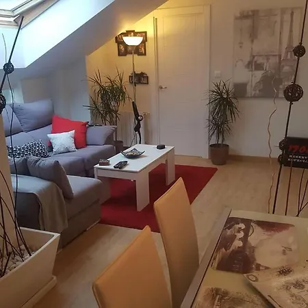 Coqueto ático Con Terraza Apartamento